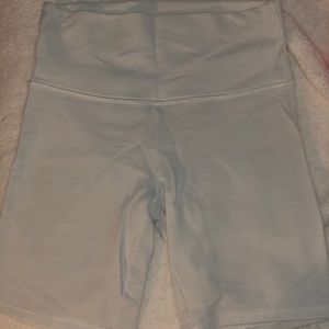 Aritzia TNA Atmosphere Biker Short 7” XS ICE GREY